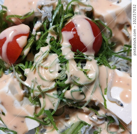 Salad with cherry tomatoes Salad with cherry tomatoes 102257032