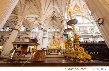 Interior view of the historical Guadalajara Cathedral 102261007