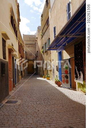 Old alley in MAZAGAN, Morocco - vertical 102261306