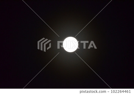 Full moon in night sky Full moon in night sky 102264461