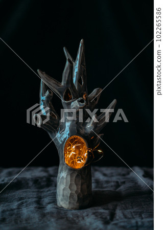 Ceramic tree with warm 102265586