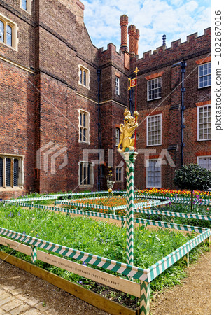 Interior Garden at Hampton Court Palace - London Interior Garden at Hampton Court Palace - London 102267016