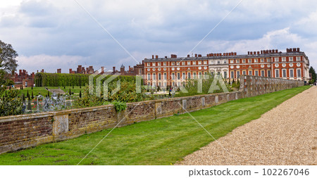 The Formal Gardens of Hampton Court Palace 102267046