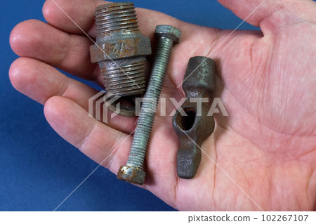 Steel products in hand, corrosion 102267107