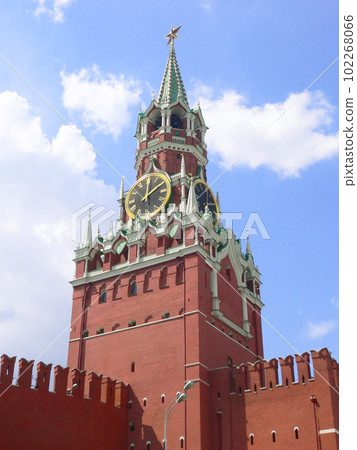 Spasskaya Tower of Kremlin at Red Square, Moscow, Russia 102268066