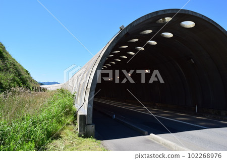 Coastal road shelter 102268976