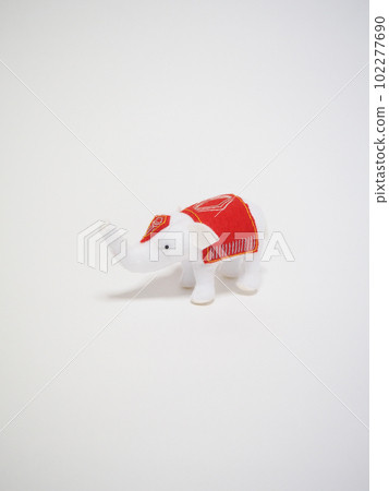 Felt work white elephant Felt work white elephant 102277690