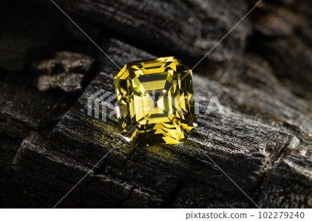 Yellow Sapphire Gemstone Yellow Sapphire Gemstone 102279240