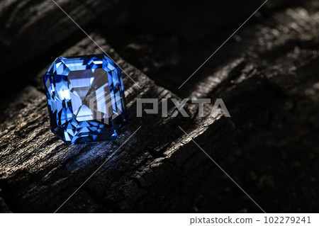 Blue Sapphire Gemstone 102279241