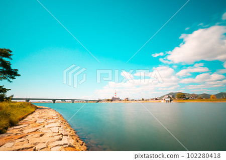 Downstream of the Yoshii River and Saidaiji Temple on an autumn day and Eianbashi Bridge 5 Higashi Ward, Okayama City, Okayama Prefecture 102280418