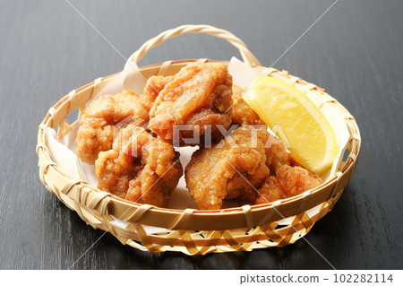 Deep fried chicken 102282114