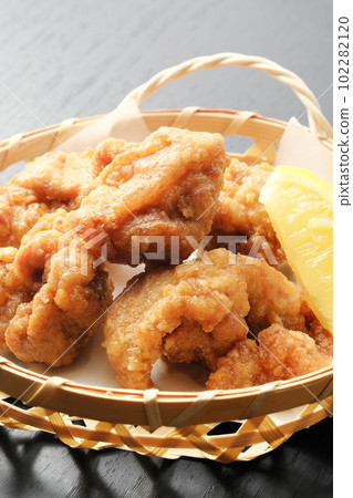 Deep fried chicken 102282120