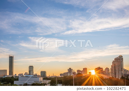 Sunset on a pond in the center of the city. Yekaterinburg, Russia Sunset on a pond in the center of the city. Yekaterinburg, Russia 102282471
