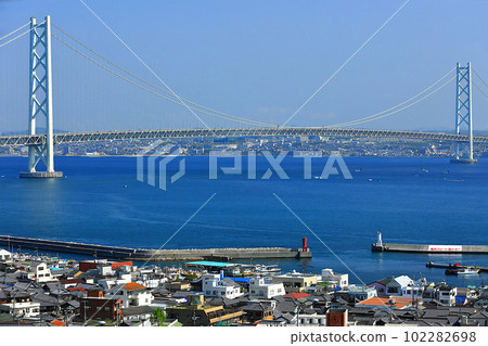 [兵庫縣]從淡路服務區看到的明石海峽大橋 102282698