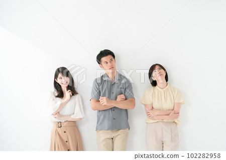 男女憂思3人 102282958