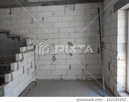 New construction of a townhouse of a blocked residential building 102285262