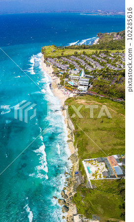 Aerial view of Bingin beach in Bali, Indonesia 102285616