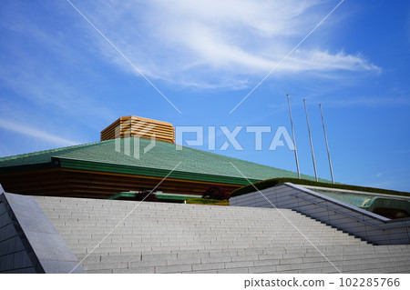 舉辦熱相撲比賽的東京兩國國技館外觀（杉山隆設計） 102285766