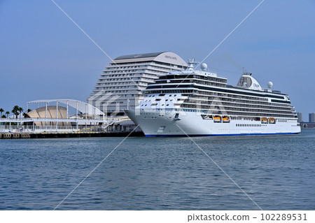 Seven seas explorer anchored at Kobe port middle jetty. 102289531