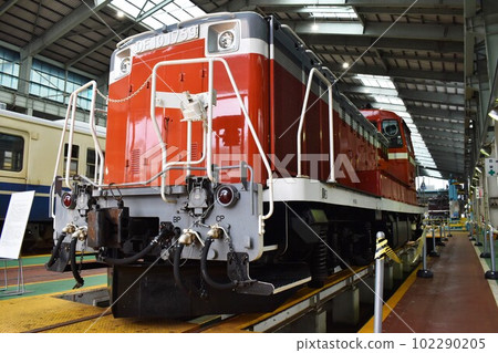 DE10型內燃機車停在車輛段 DE10型內燃機車停在車輛段 102290205