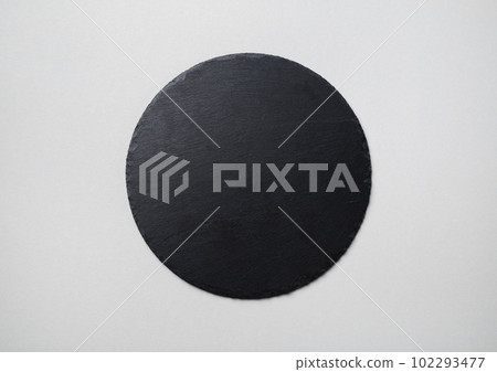 Round slate plate 102293477