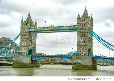 London Bridge 102298826