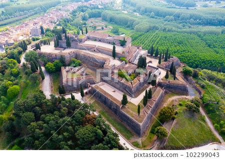 Aerial view of medieval castle of Hostalric. Spain 102299043