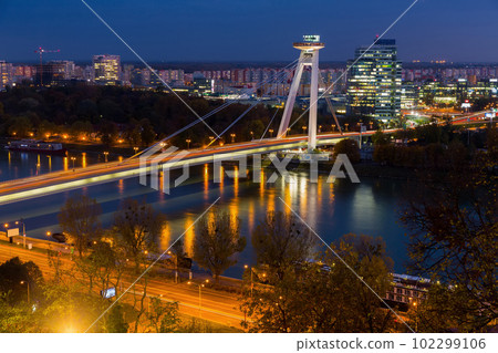 Night view of illuminated Most SNP, Bratislava 102299106