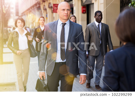 Businessman in formal wear 102299299