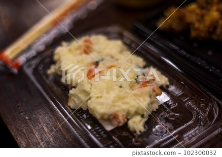 Super delicious potato salad I bought at a Japanese supermarket 102300032