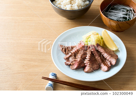 Beef tongue set meal 102300049