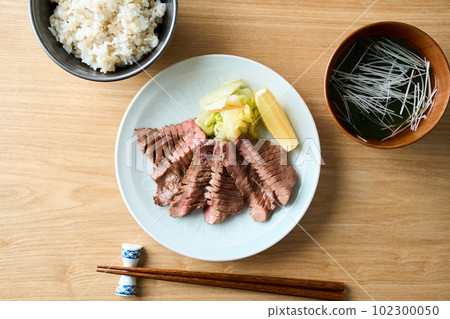 Beef tongue set meal 102300050