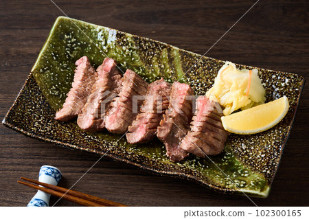 Beef tongue set meal 102300165