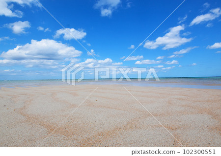 Yurigahama Beach on Yoron Island Yurigahama Beach on Yoron Island 102300551