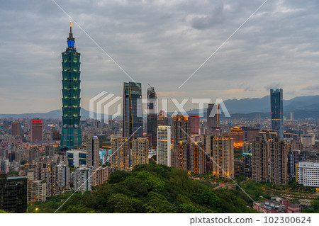 台灣 2023 台北 101 大象山景照明 台灣 2023 台北 101 大象山景照明 102300624