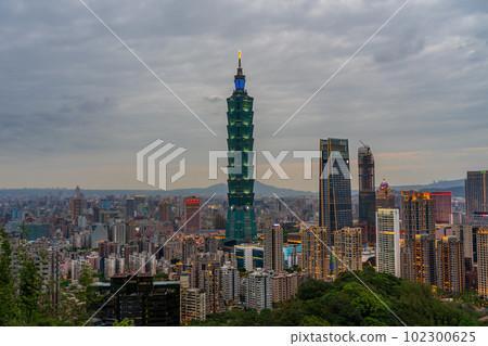 台灣 2023 台北 101 大象山景照明 102300625