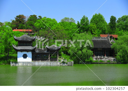 [大阪府]鶴見綠地花卉博覽會紀念公園的大池塘（中華人民共和國園林） 102304257