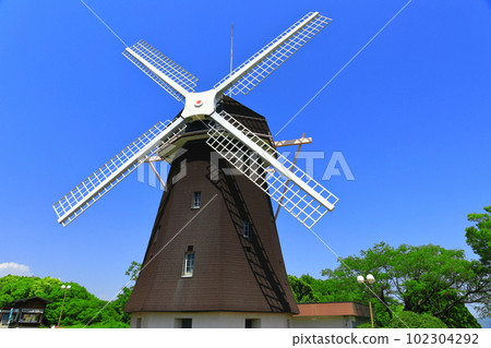 [Osaka Prefecture] Flower Expo Memorial Park Tsurumi Ryokuchi Windmill 102304292