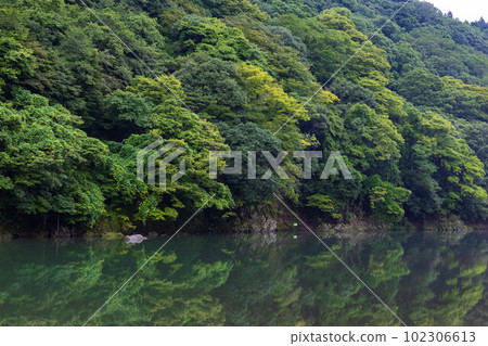 京都古都嵯峨嵐山的夏天,幽靜深綠的保津峽(蘭京) 京都古都嵯峨嵐山的夏天,幽靜深綠的保津峽(蘭京) 102306613