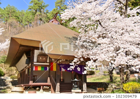 Kanryu-ji Temple, the 6th Fudasho of the 33 Kannon Pilgrimage Sites of Shinano 102309479