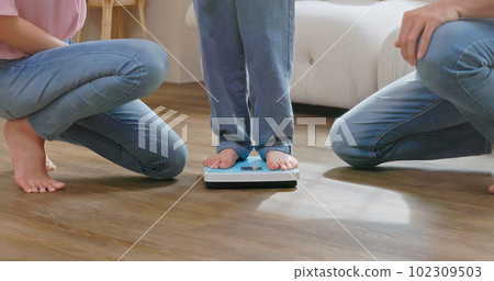 asian parent child weight measure 102309503