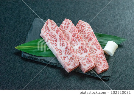 優質牛肉卡爾比三角 102310081