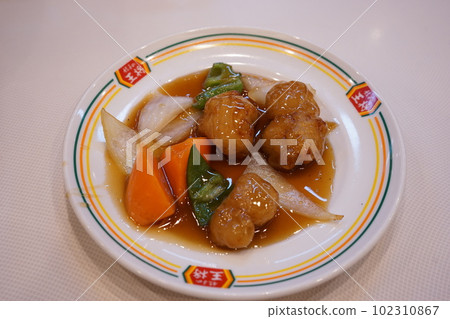 Chinese food vinegared pork 102310867