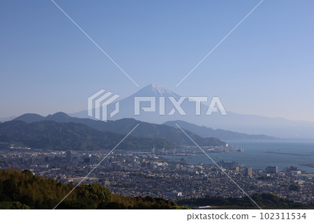 Mt. Fuji seen from Nihondaira, Suruga Bay, Shimizu city Mt. Fuji seen from Nihondaira, Suruga Bay, Shimizu city 102311534