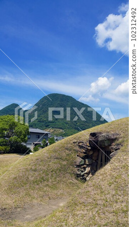 善通寺有岡古墳（宮尾古墳）和河石山[香川縣善通寺市] 3 102312492