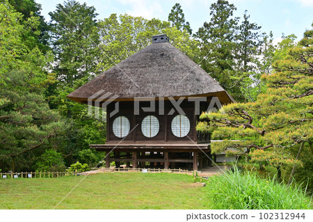 Nara City's World Heritage Kasuga Taisha Shrine Manyo Botanical Garden Round Window Pavilion 102312944