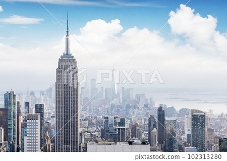 Manhattan skyline in New York 102313280