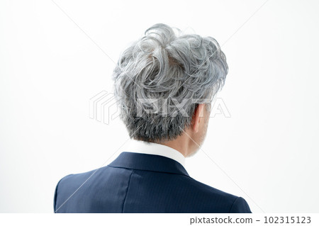 灰色頭髮男性背影 102315123
