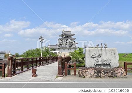 Sunomata Ichiya Castle (Ogaki City, Gifu Prefecture) and Taiko Succession Bridge Sunomata Ichiya Castle (Ogaki City, Gifu Prefecture) and Taiko Succession Bridge 102316096