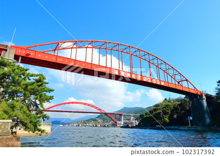 [Hiroshima Prefecture] Ondo Ohashi Bridge and Daini Ondo Ohashi Bridge in autumn weather 102317392